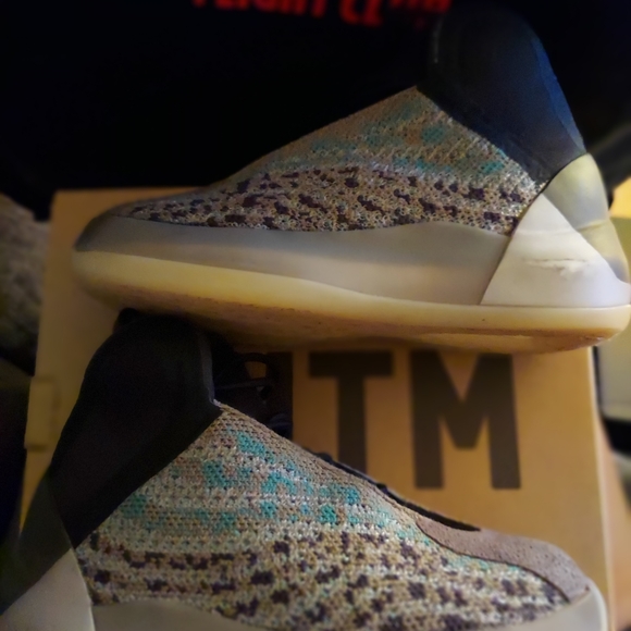 Authentic good used condition yeezyQNTM size 9k color is teal gray and black - Picture 2 of 4